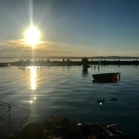 Balaton Beachside N2 Apartmán *