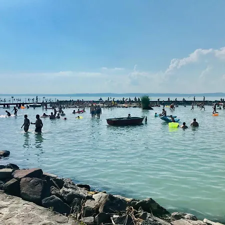 Balaton Beachside N2 Apartment *