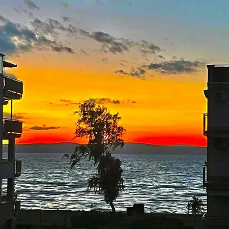 Balaton Beachside N2 *