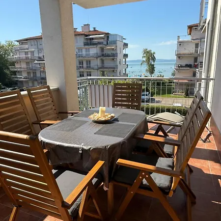 Balaton Beachside N2