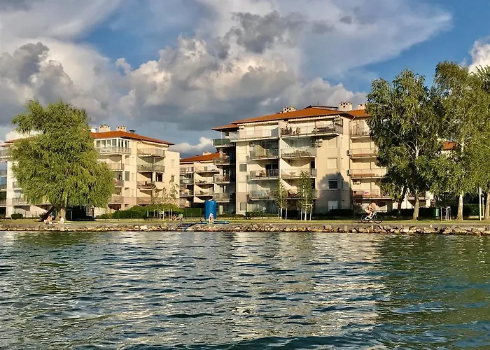 Balaton Beachside N2