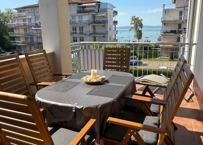 Balaton Beachside N2